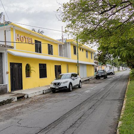 Oyo Hotel Marias,Aeropuerto Internacional De Четумаль Екстер'єр фото