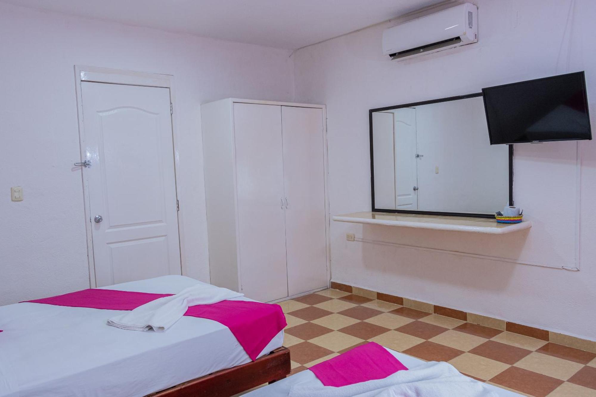 Oyo Hotel Marias,Aeropuerto Internacional De Четумаль Екстер'єр фото