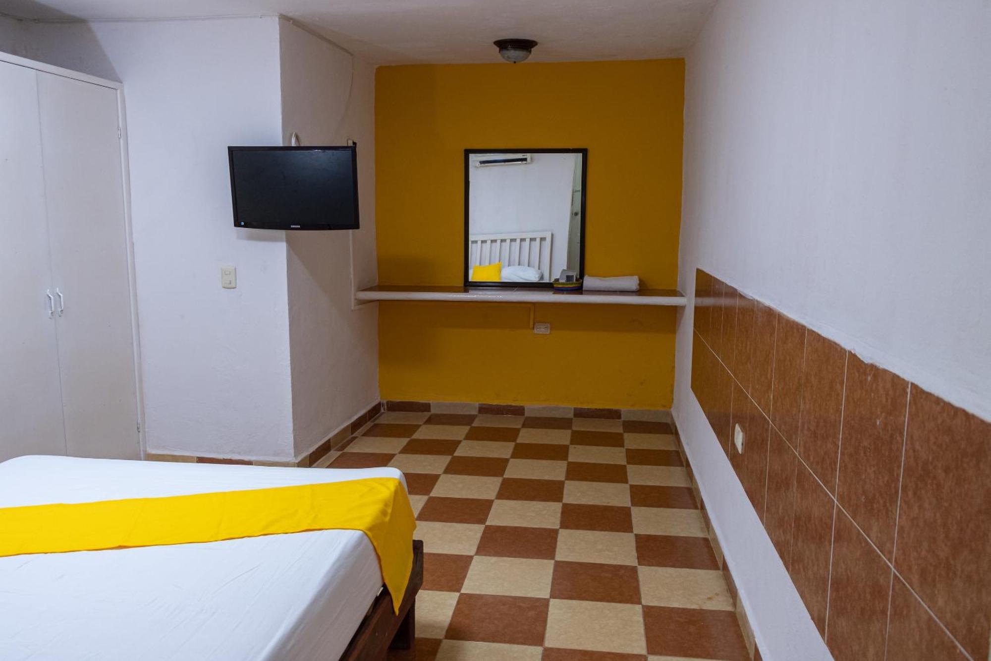 Oyo Hotel Marias,Aeropuerto Internacional De Четумаль Екстер'єр фото