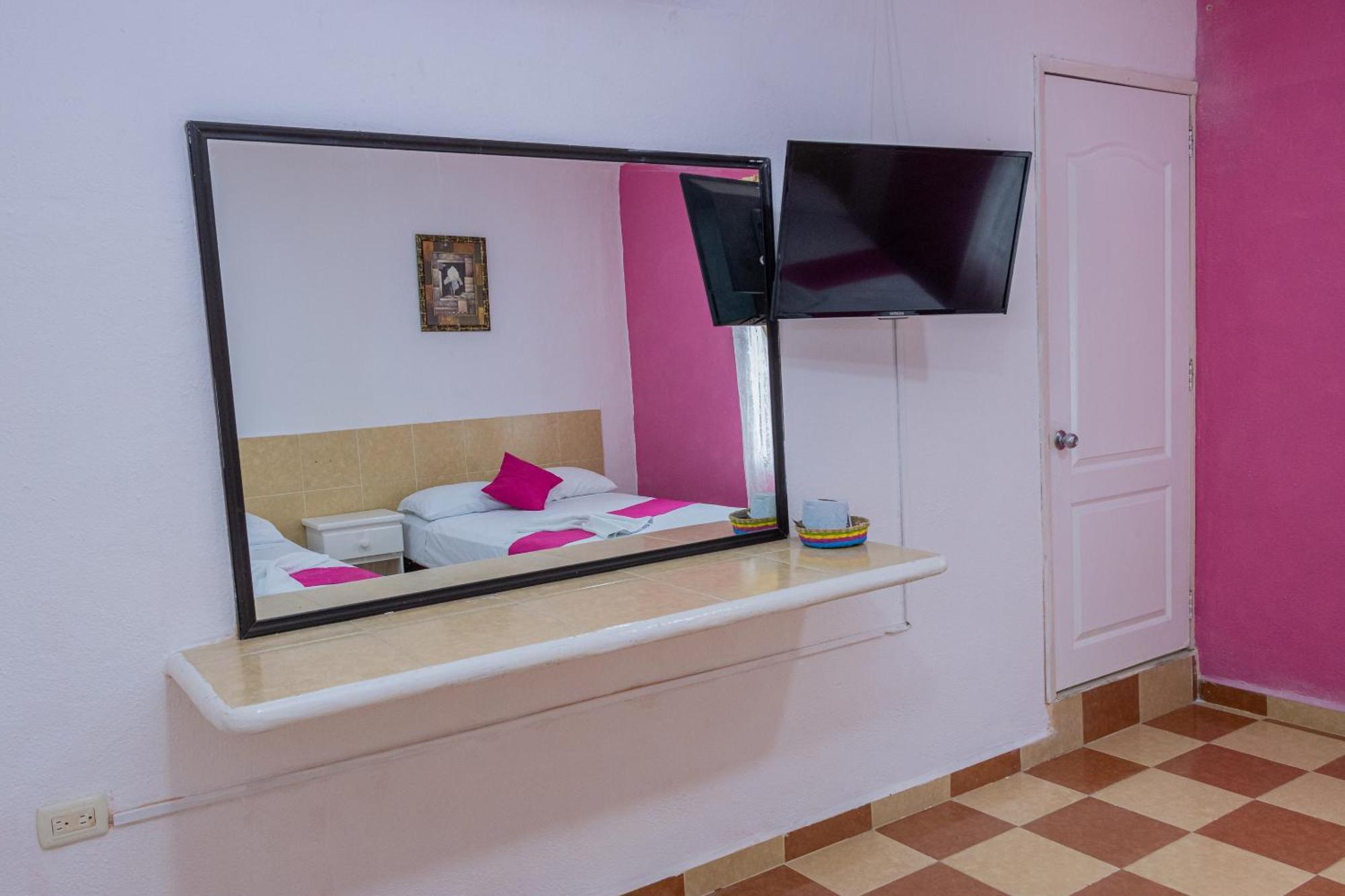 Oyo Hotel Marias,Aeropuerto Internacional De Четумаль Екстер'єр фото