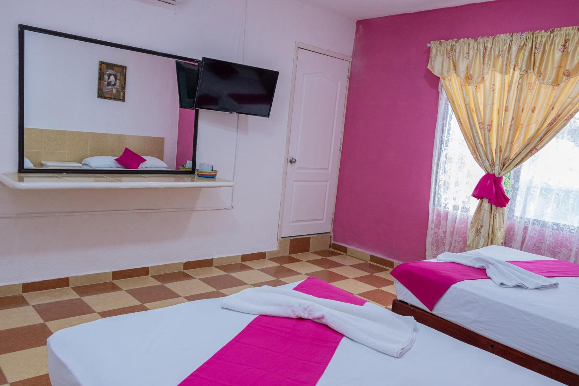 Oyo Hotel Marias,Aeropuerto Internacional De Четумаль Екстер'єр фото